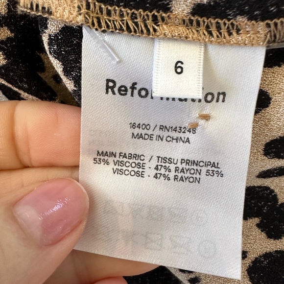 Reformation Port dress in leopard print - Picture 13 of 13